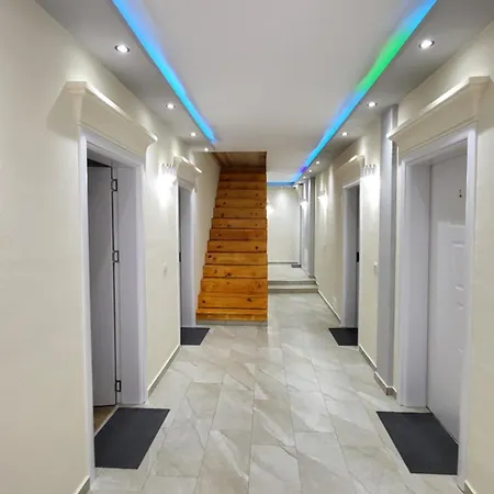 מלון Dragobia House & Table